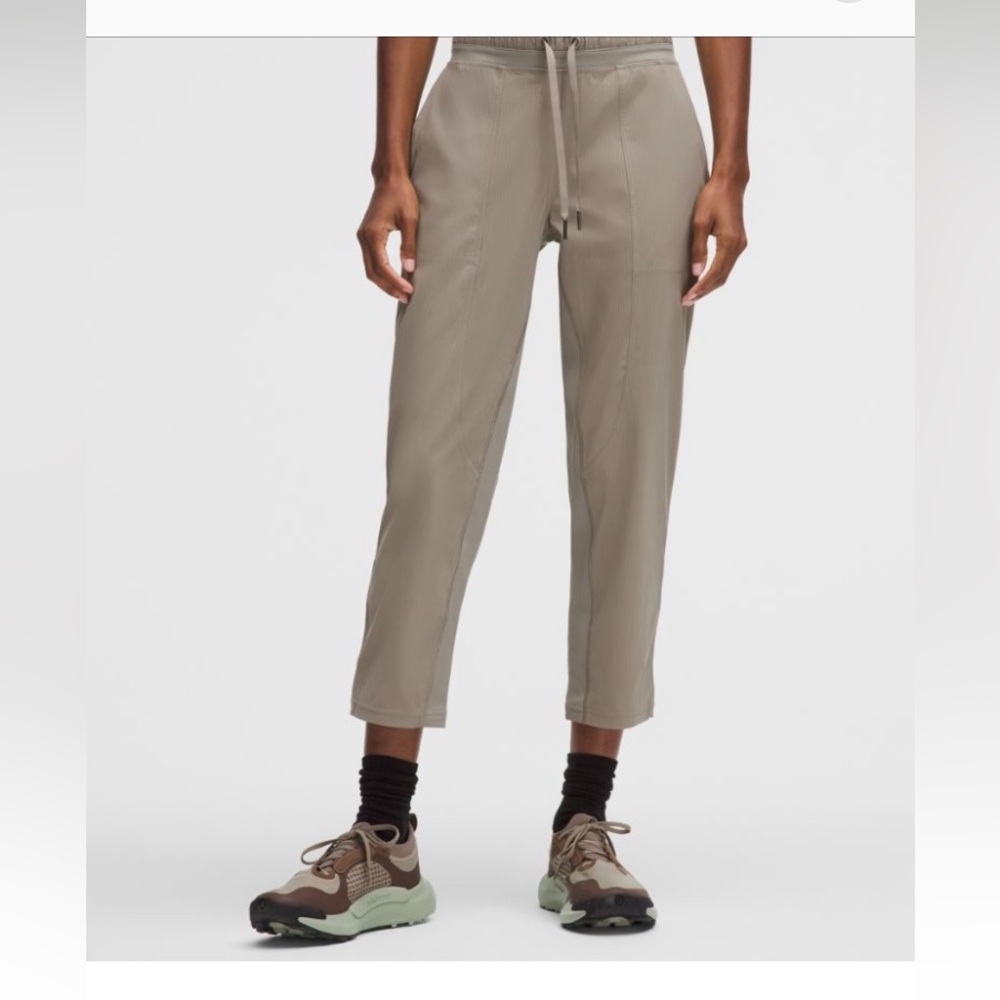 Lululemon Dance Studio Crop - size 2, Warm Ash Grey